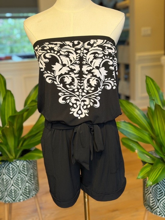 White House Black Market Pants - White House Black Market Classic 2010s Strapless Romper XS (NWT)